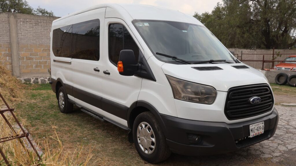 renta de camioneta para 15 personas texcoco